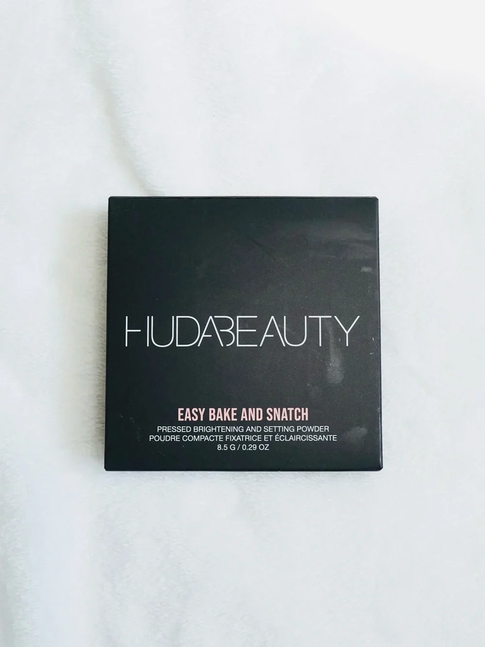 Huda Beauty Easy Bake n Snatch Pressed Brightening n Setting Powder Banana Bread